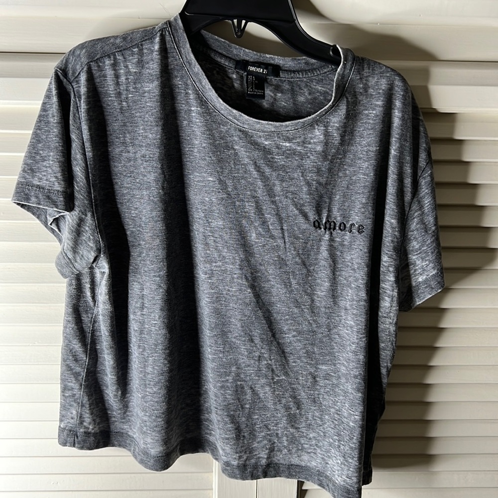 Forever 21 “amore” cropped tee